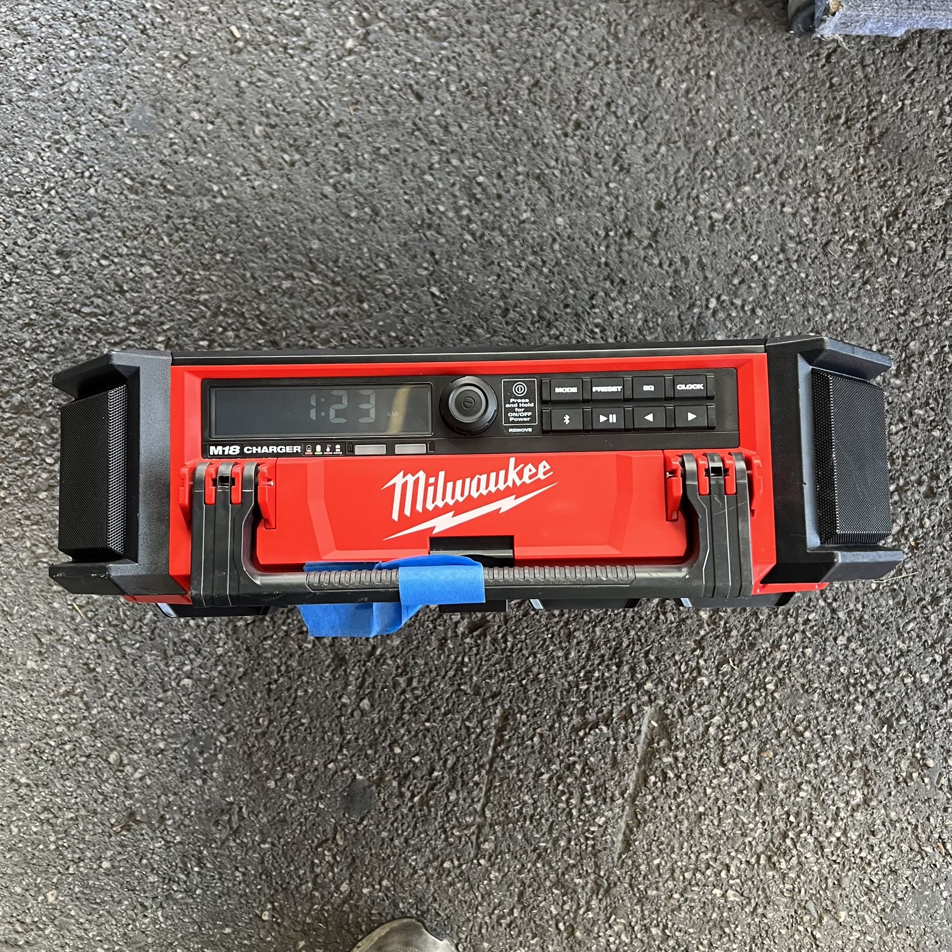 Milwaukee M18 18V Lithium Ion Cordless PACKOUT Radio