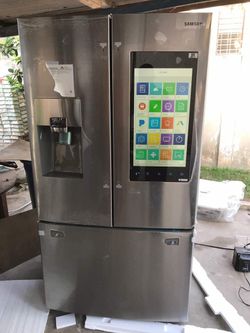 Samsung family hub refrigerator