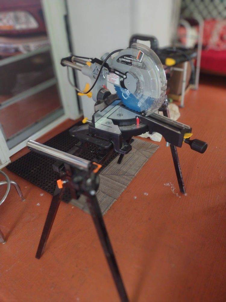 Milter Saw With Stand