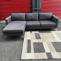 Sectional Couch!! Delivery Available 🚚! Dimensions: 95” Length x 28” Height x 35”Depth( 62” Depth Longer Section)