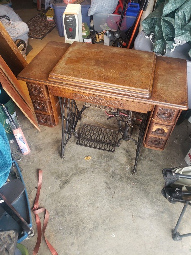 Singer Sowing Cabinet And Machine