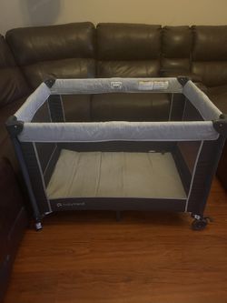 Baby Trend Play Pen