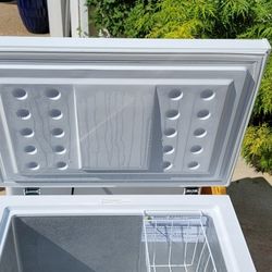 Chilly GE 5.0 Cu. Ft. Chest Freezer
