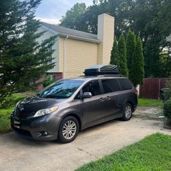 2012 Toyota Sienna