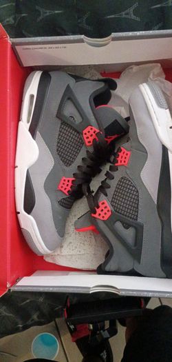 Jordan interred 4's