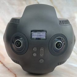 Insta 360 Pro Spherical VR 360 8k Camera