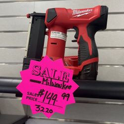 Milwaukee Finish Nail Gun 