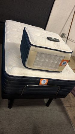 TWIN MATTRESS AND ADJUSTABLE BASE