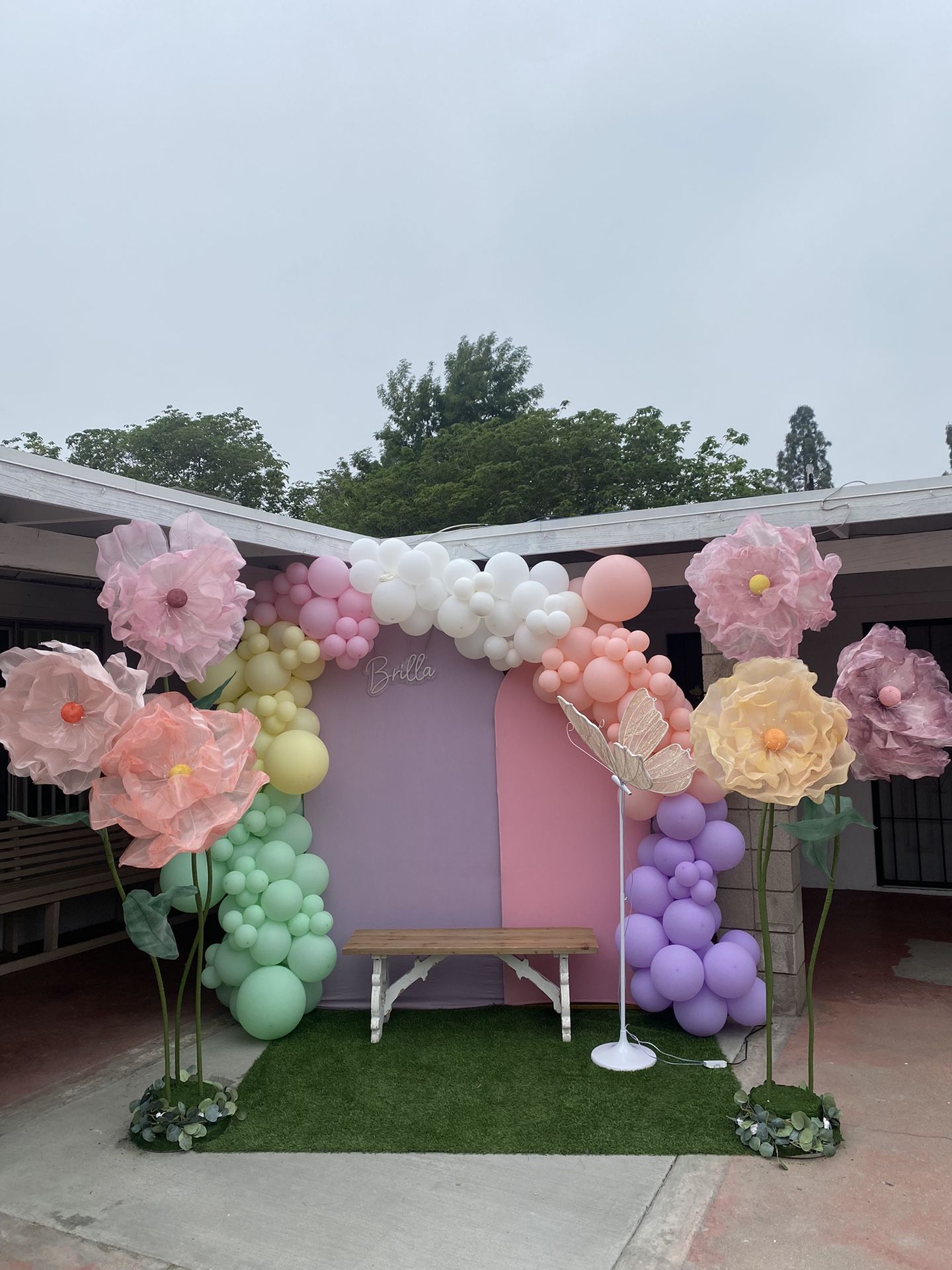Giant Flowers 