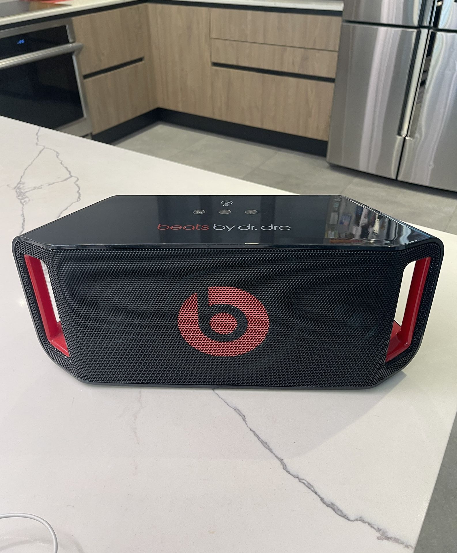 Beats by Dr.Dre BeatBox Portable Bluetooth Speaker Dual Powered Black/Red