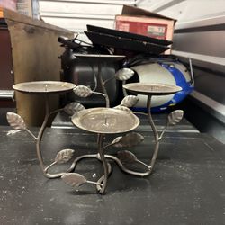 Metal candle holder