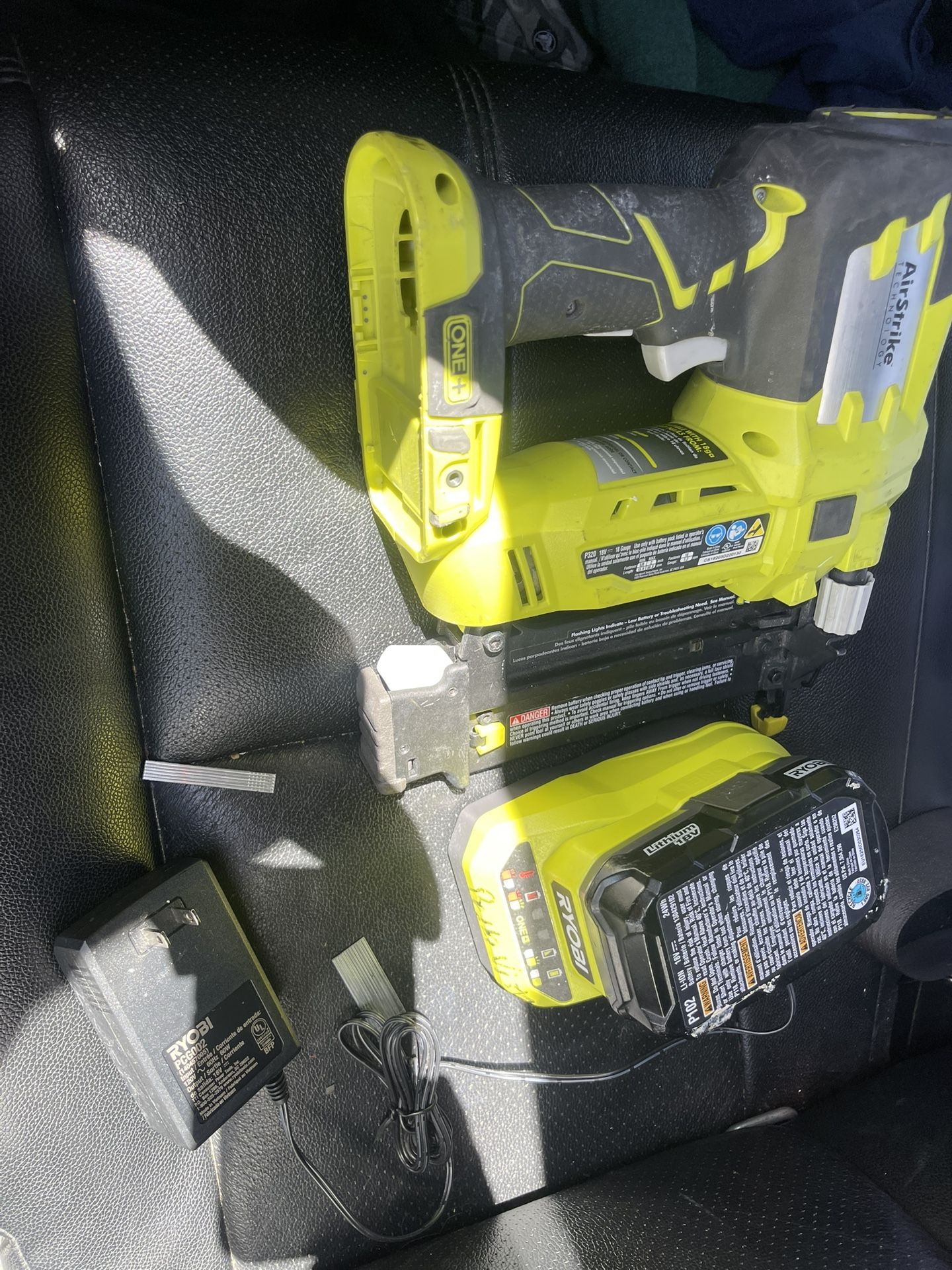 Ryobi Battery Powered Cordless Nail Gun Airstrike W/ Battery & Charger