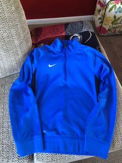 Nike therma -fit sweatshirt