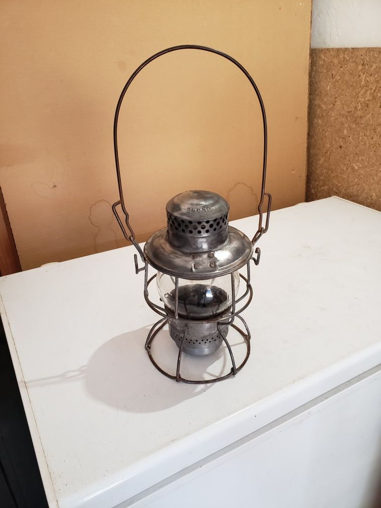 Vintage Adlake-Kero railroad oil lamp