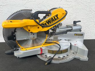 DEWALT Sliding Compound Miter Saw