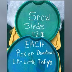 SNOW SLEDS 🛷/SNOW SLIDE   12$ EACH FIRM PRICE- Click My Page. I Also Have Lots Of Snow Boots And Snow Bibs. 
