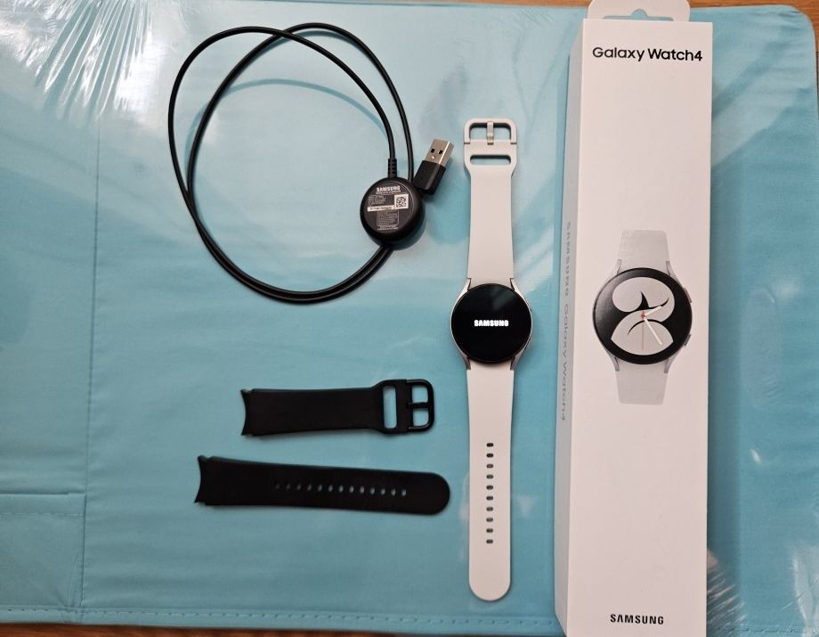 Samsung Galaxy Watch4 SM-R860 40mm Bluetooth (with box)