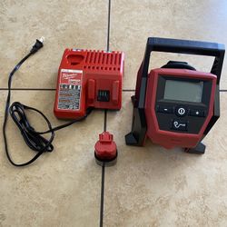 MILWAUKEE Air Compressor & BATTERY & Charger 