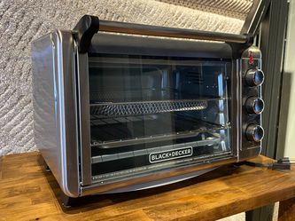 BLACK & DECKER Like New Toaster Oven