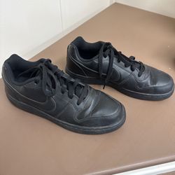 Men’s Size 8 Tennis Shoes