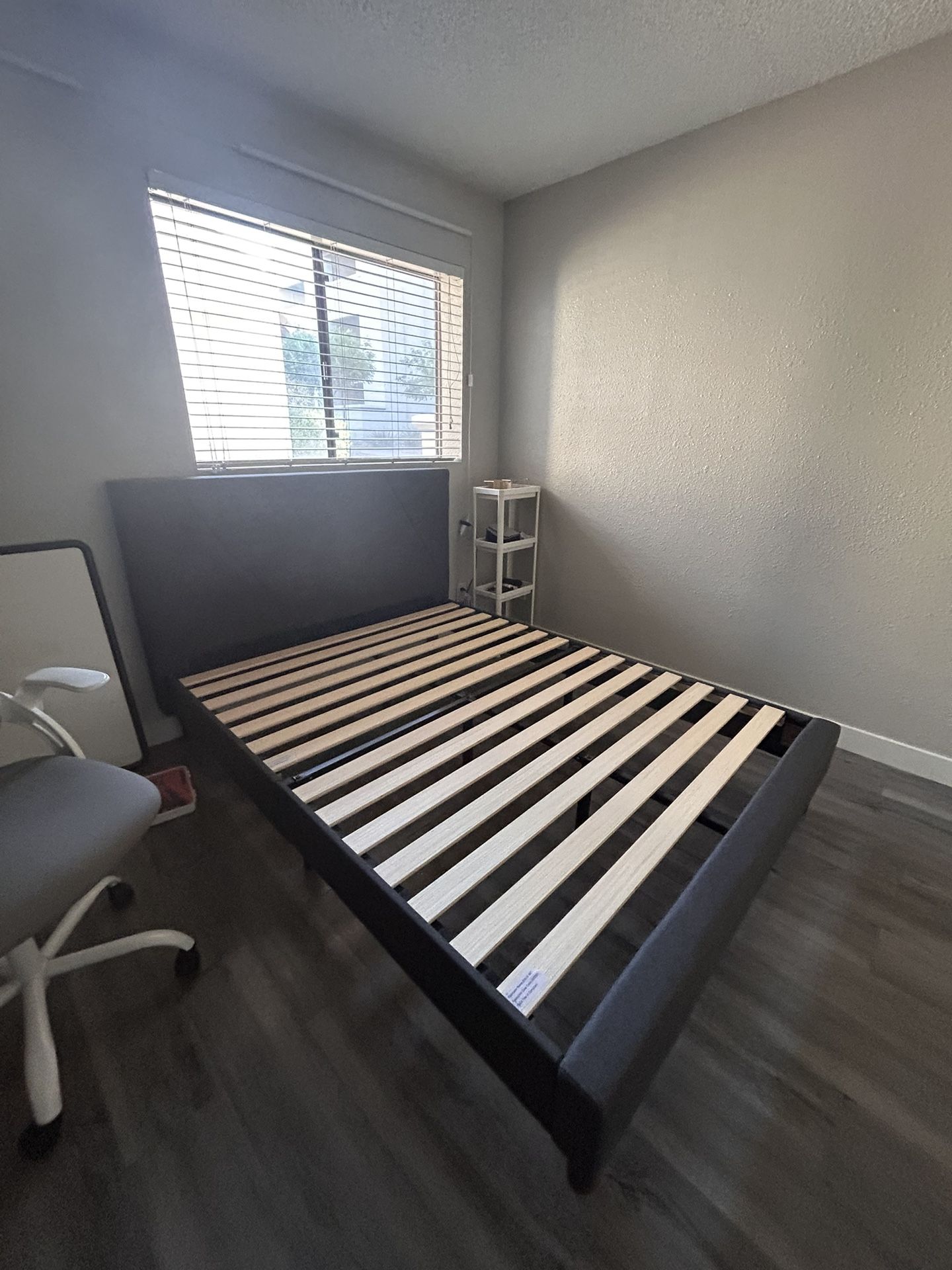 Queen Bedframe