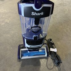 Shark Lift-Away Upright Vacuum Cleaner