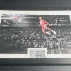 Michael Jordan Chicago Bulls NBA Slam Dunk Contest Famous Foul Line Dunk 15×21 Framed Photo $300 O.B.O.