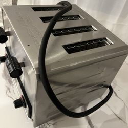 Tostador semi nuevo listo para usar en restaurante
