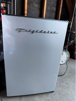 Frigidaire Mini Fridge