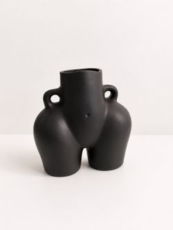 Silhouette vase