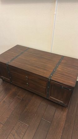 Lift-Top Storage Coffee Table