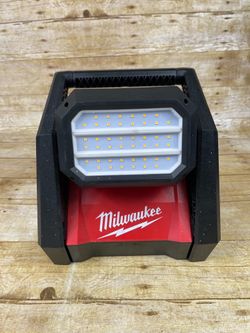 Milwaukee 2366-20 Rover Dual Power Flood Light - Tool Only - Tested Works