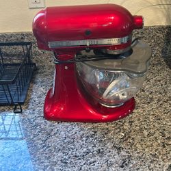 500 W KitchenAid stand mixer