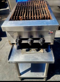 COMMERCIAL 3-BURNER CHARBROILER (USA STRATUS) + STAINLESS TABLE 🔥