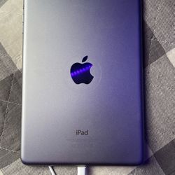 9.7 Inch iPad Air 1st Gen Cellular 32GB Unlocked Great Condition