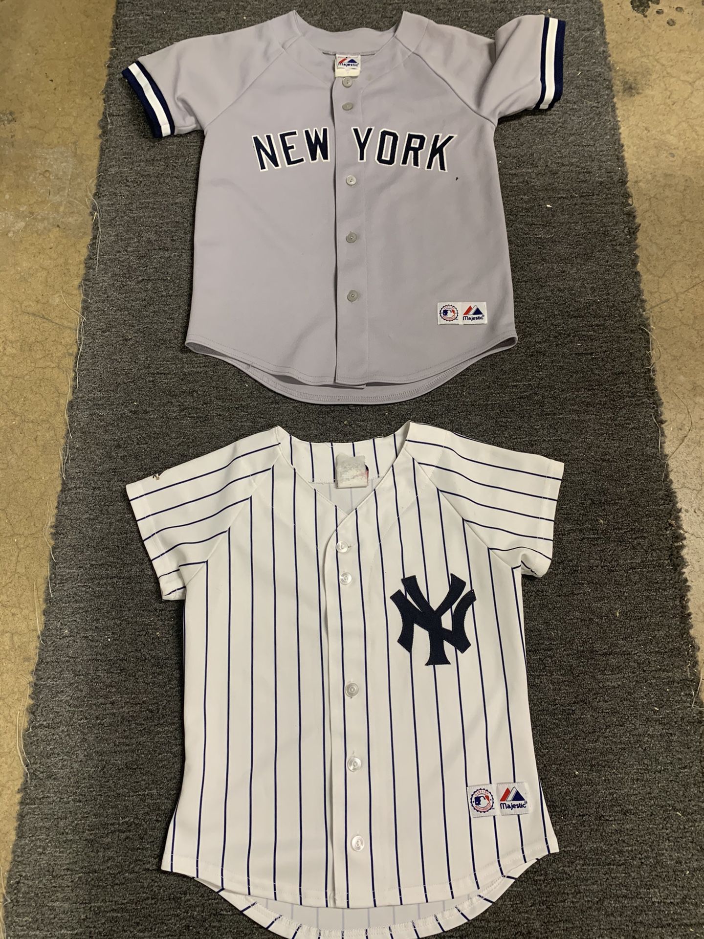 Youth size medium Yankees baseball jerseys shirts