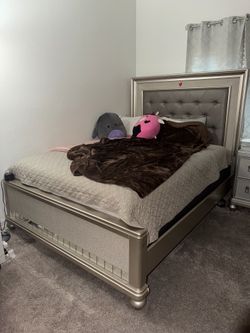Full queen bed set