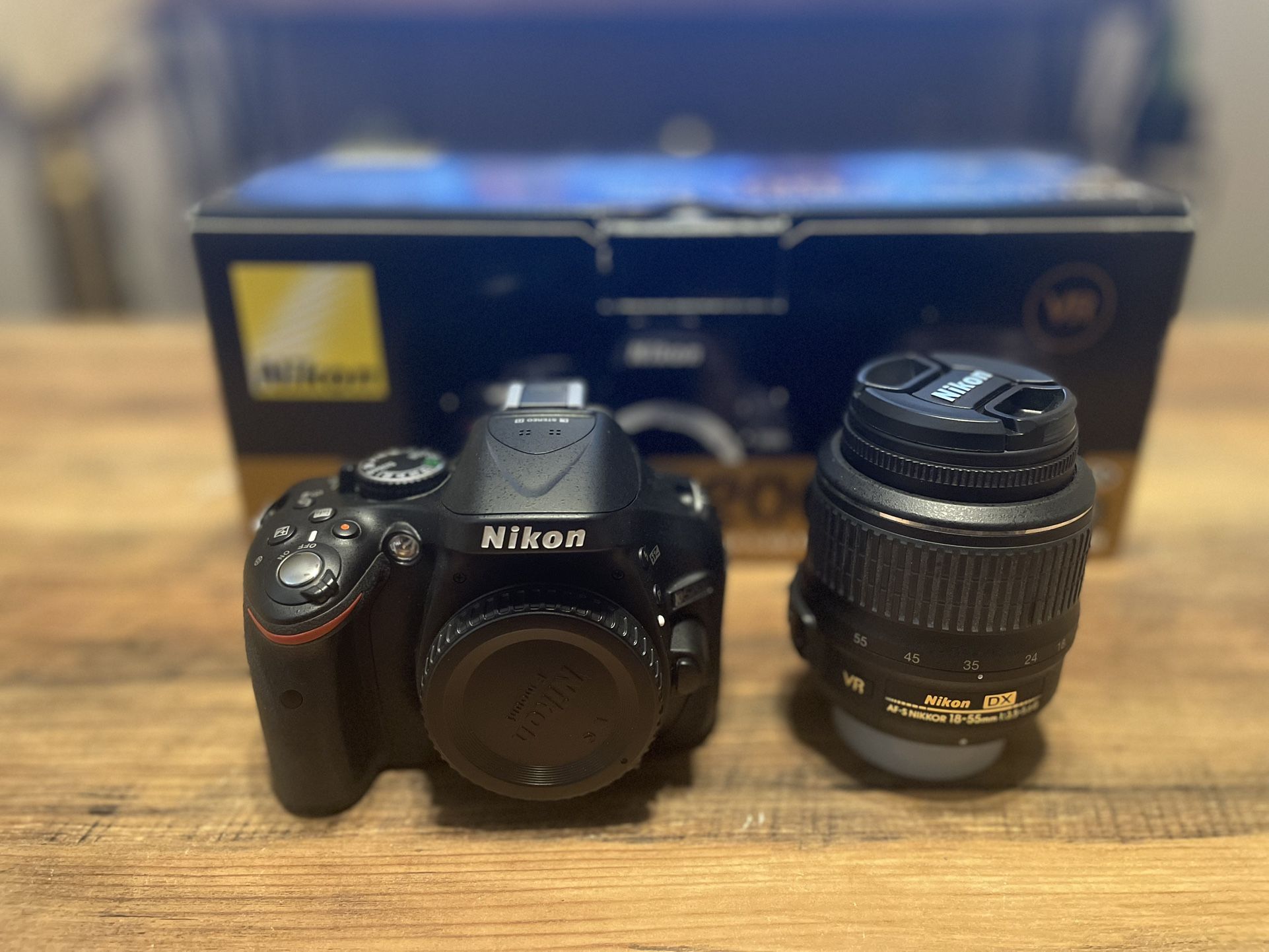 FOR SALE Nikon D5200 Camera with Lens