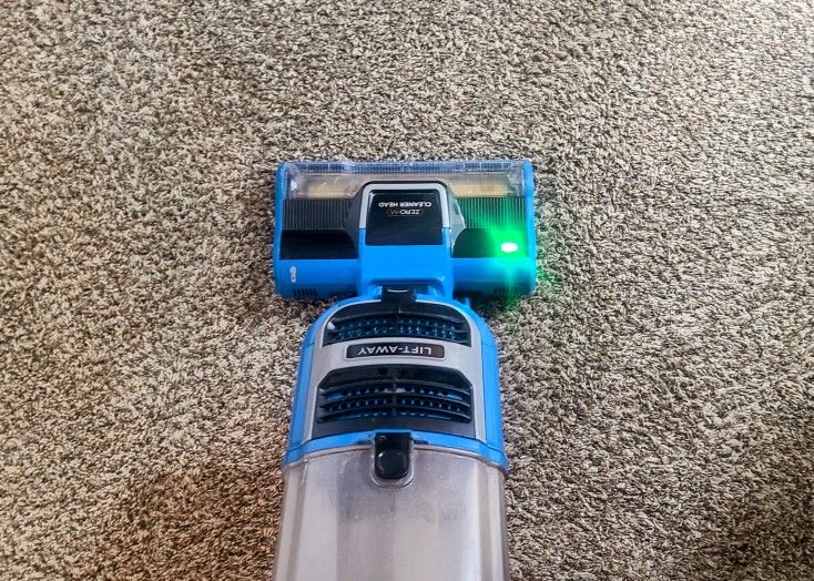 SHARK Navigator Lift Away Speed Pet ZeroM Self Cleaning Vacuum