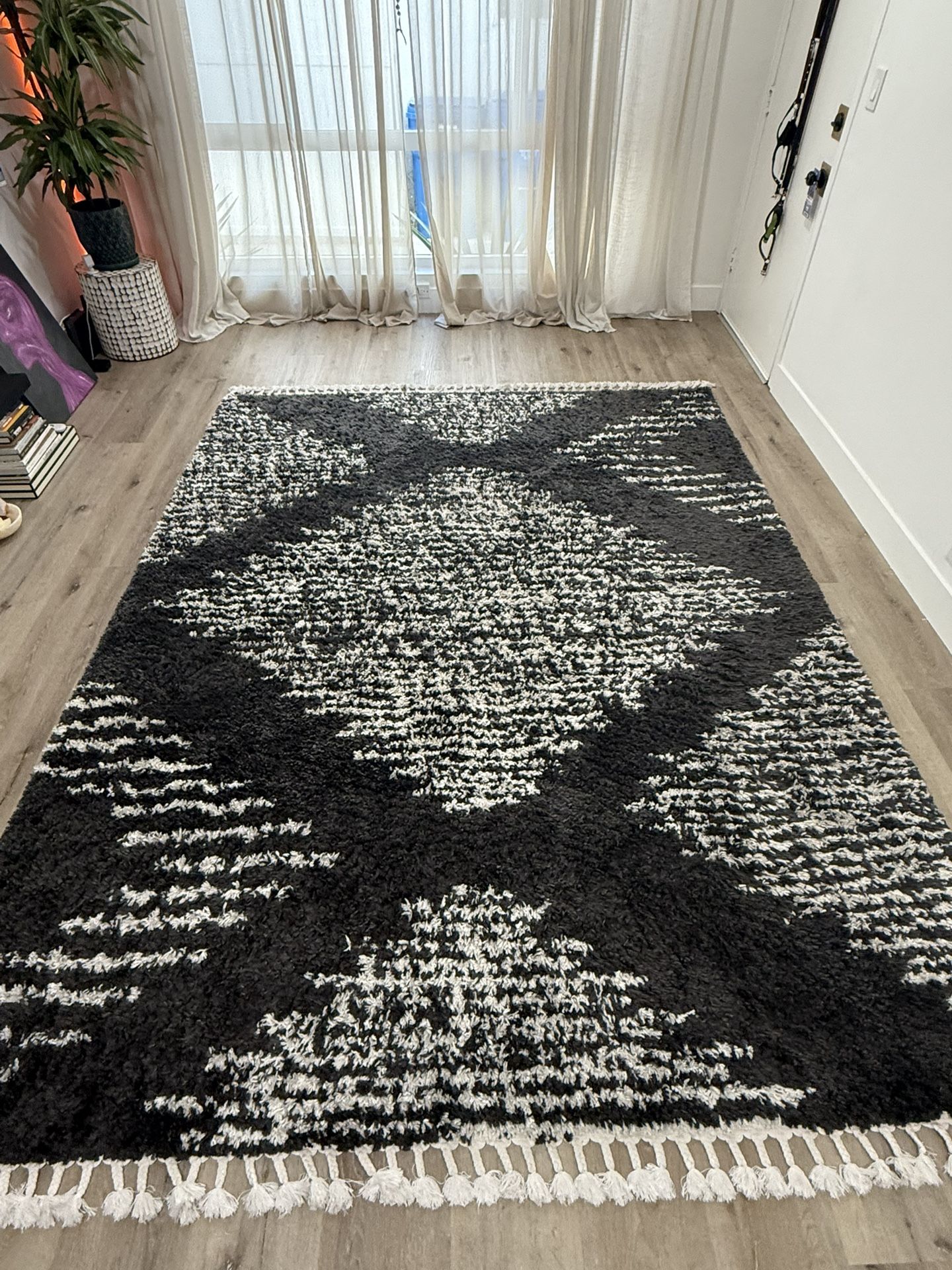 Large 7.5x10 Rug