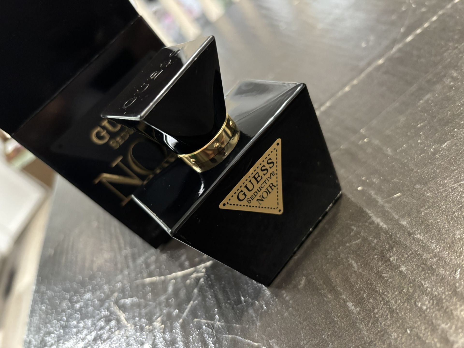 Guess Seductive Noir Edt Spray 2.5 Oz Guess Seductive Noir(