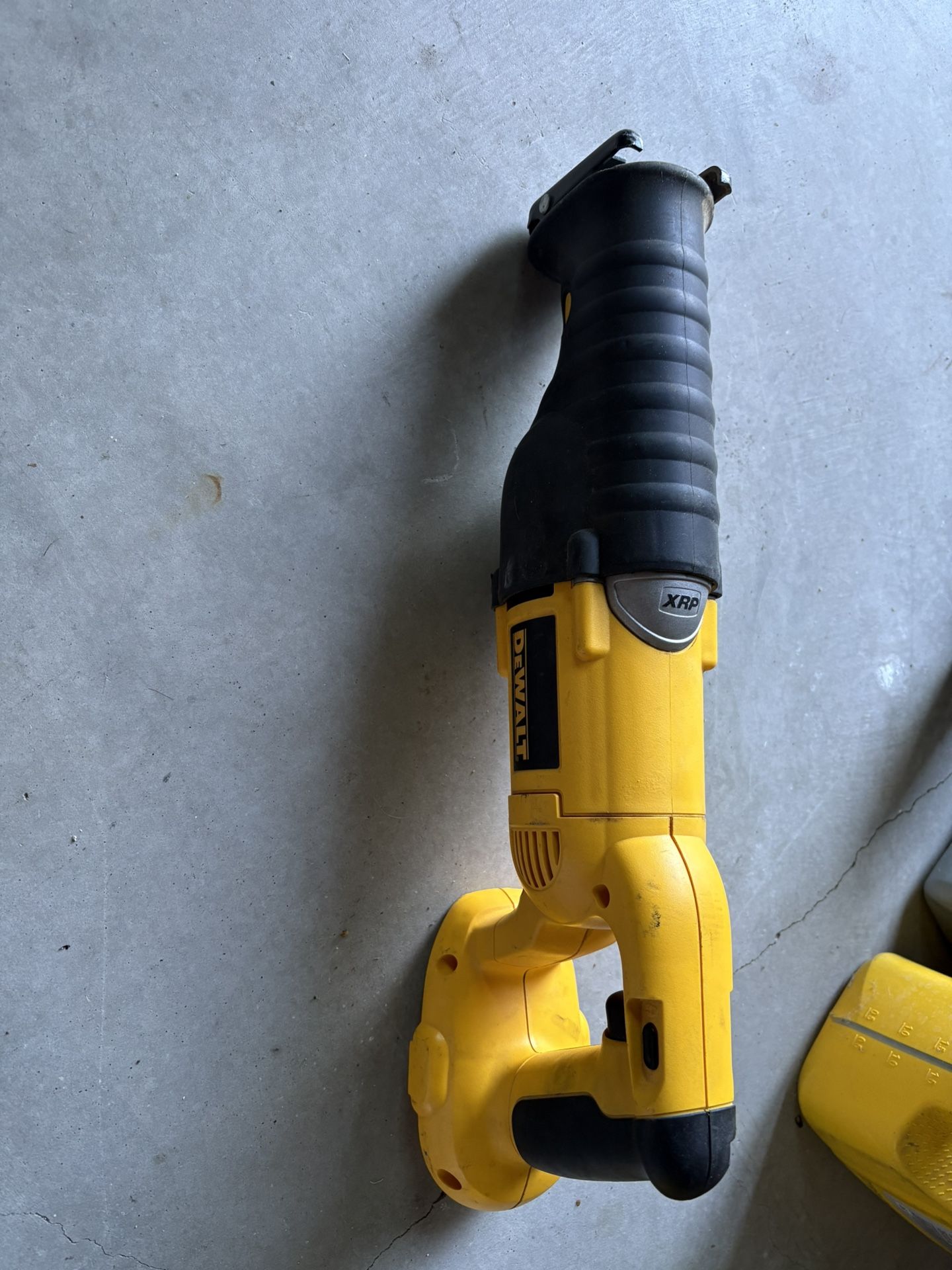 DEWALT DC385 Reciprocating Saw 18V Cordless