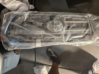 2017 Toyota Tacoma Grill