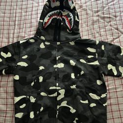 BAPE HOODIE DOUBLE HOODED BLACK WILLING TO NEGOTIATE!!! BRAND NEW NEVER WORN!!
