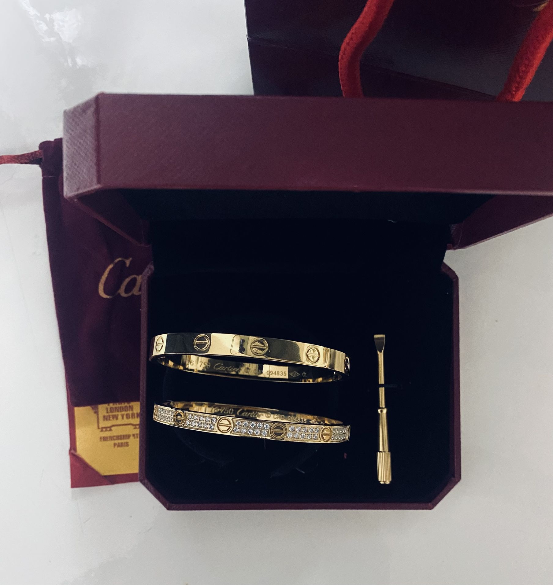 Women's bracelet