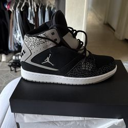 Jordan 1 flight shoes ￼