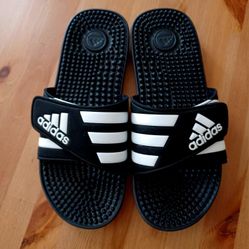 Adidas Slide On Sandals Women's Size 9  Excellent Condition !