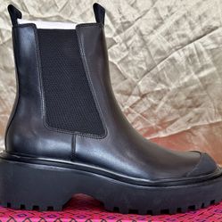 Tory Burch Lug Shoe Boot