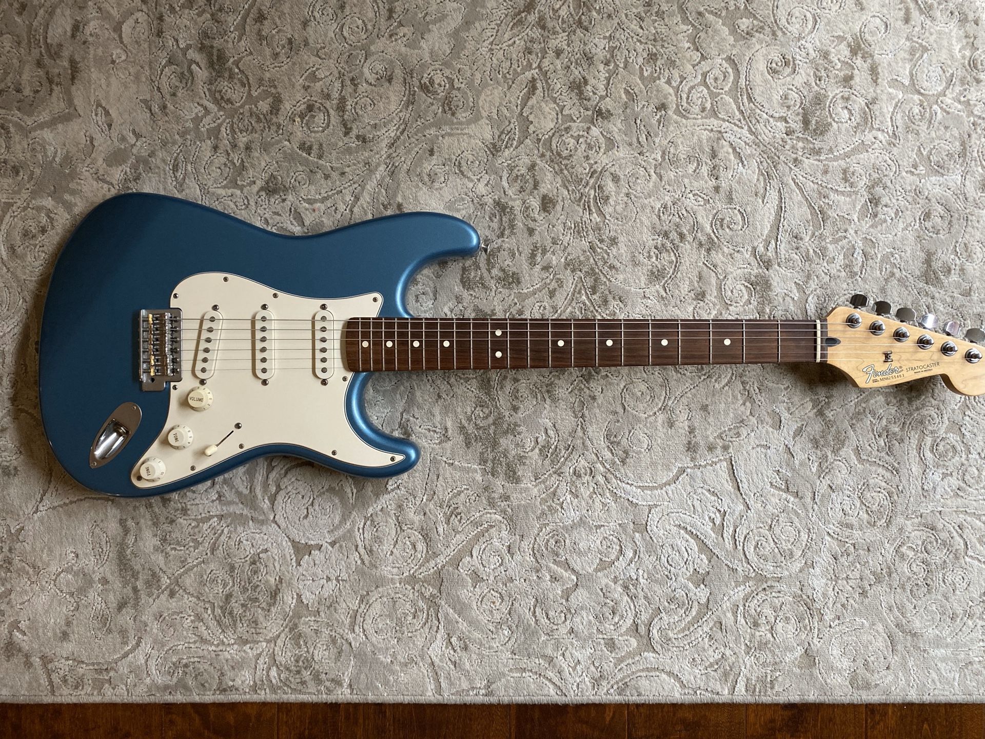 Fender Stratocaster Electric Guitar Maple with Rosewood Fretboard