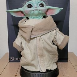 The Child/Grogu/Baby Yoda By Sideshow Collectibles
